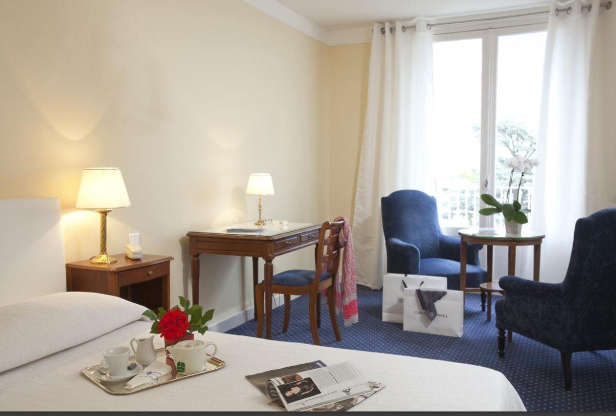 Logis Hotel Royal Saint-Mart Royat Exterior photo