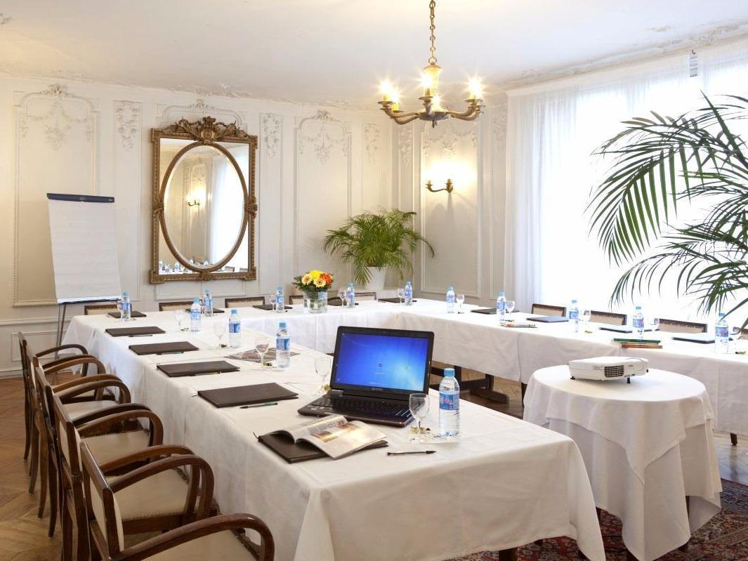 Logis Hotel Royal Saint-Mart Royat Exterior photo